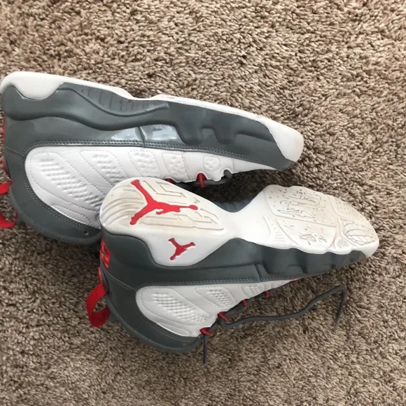 Jordans Sneakers EUC - Picture 2 of 5